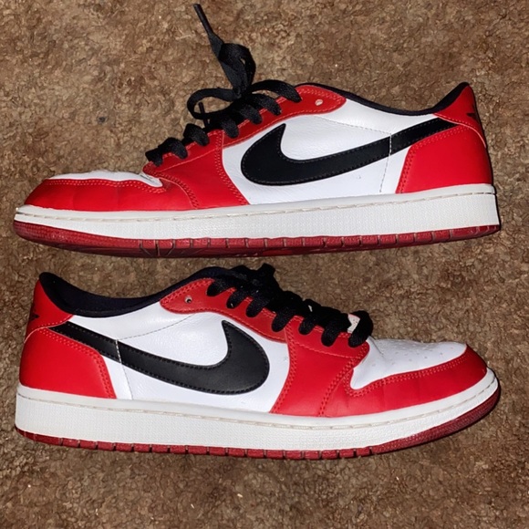 Jordan 1 Chicago low’s - Picture 1 of 6